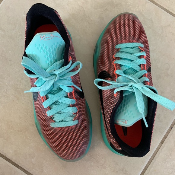 kobe bryant easter shoes